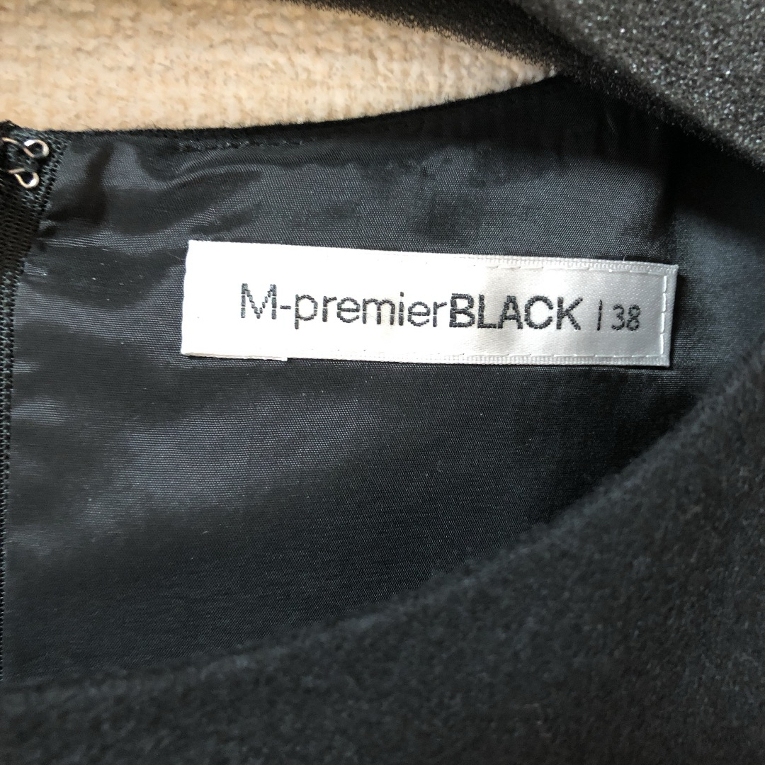 M-premier(エムプルミエ)のM-premier BLACK　袖シアーウールワンピース38 レディースのワンピース(ひざ丈ワンピース)の商品写真