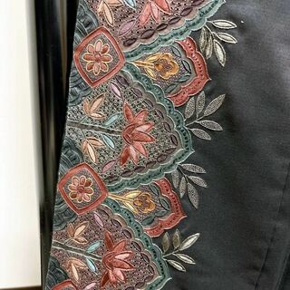 黒地の大島紬にスワトウ刺繍の付け下げ 着物の通販 by TSUMUGI re