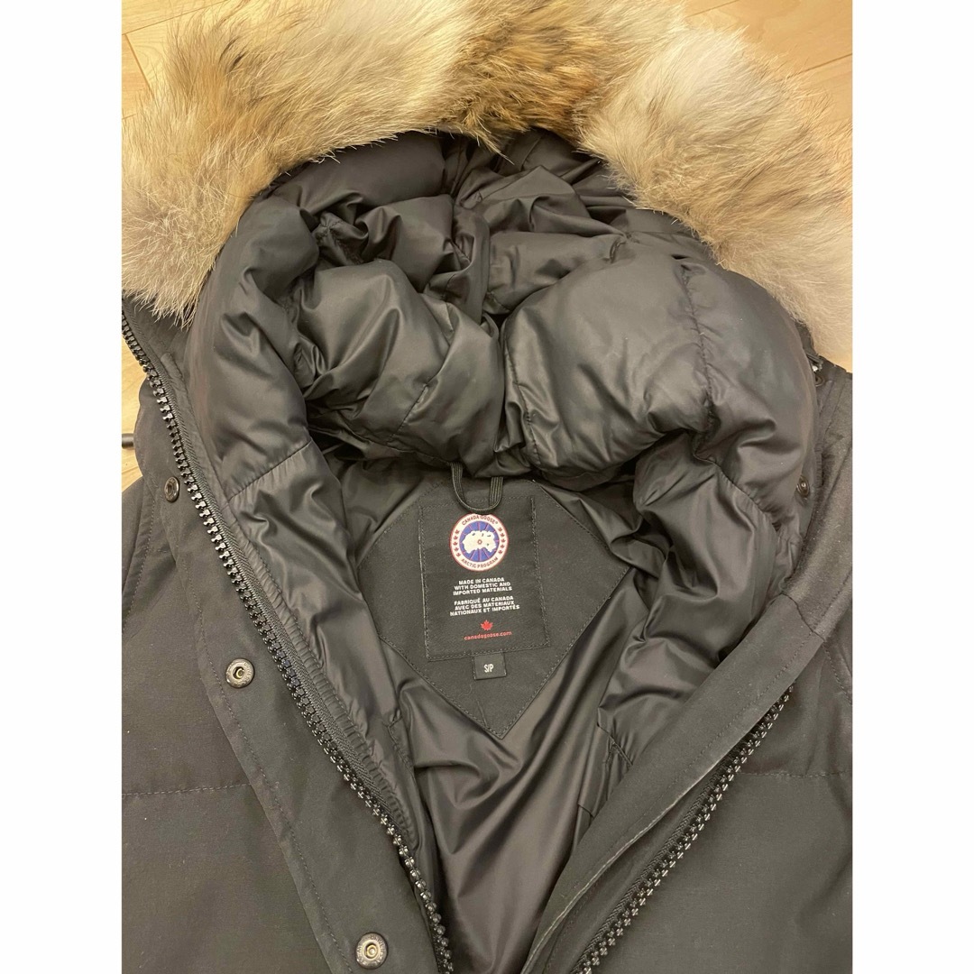 CANADA GOOSE(カナダグース)のCANADA GOOSE“MACKENZIE”  マッケンジー　S 黒 レディースのジャケット/アウター(ダウンジャケット)の商品写真