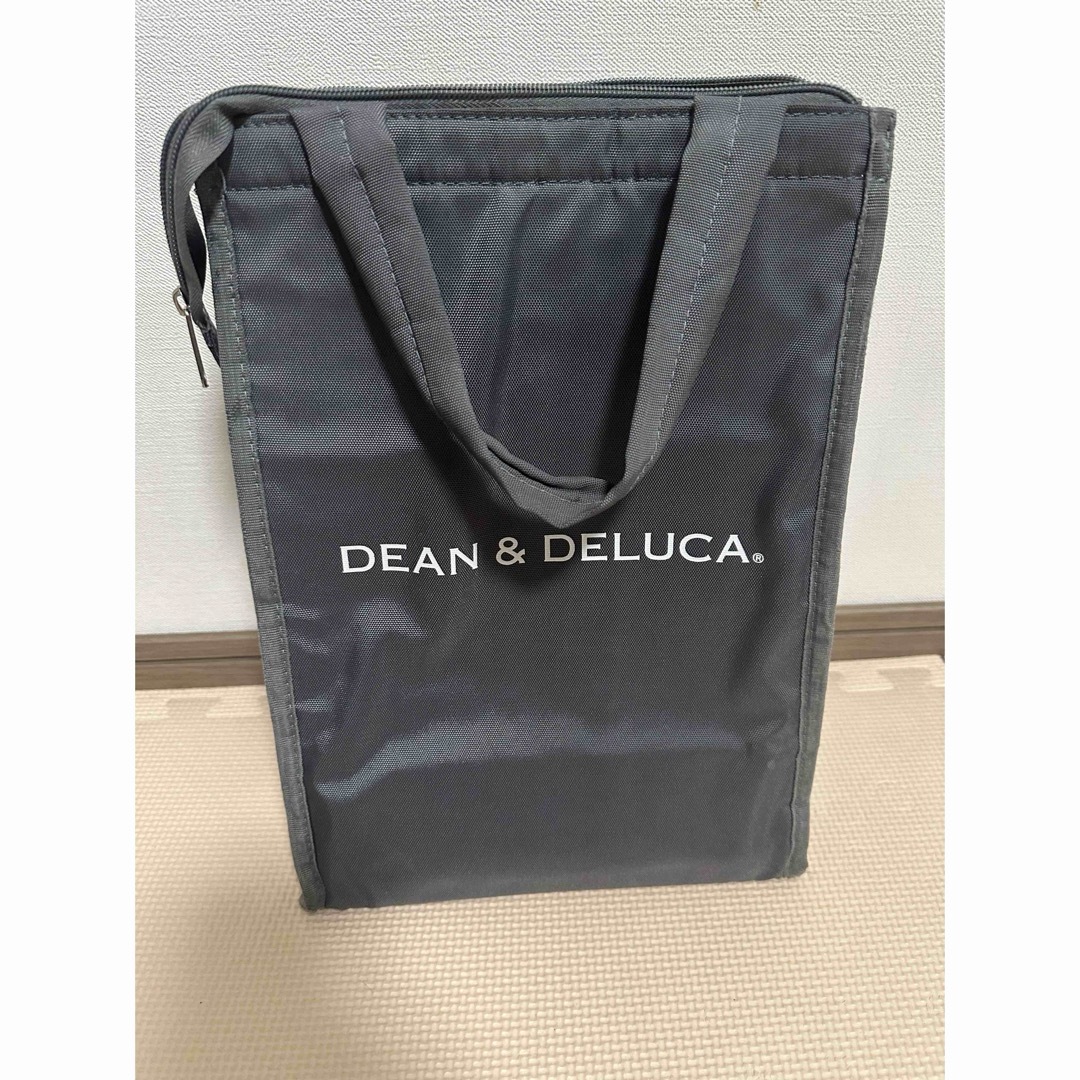 DEAN & DELUCA(ディーンアンドデルーカ)のDEAN&DELUCA クーラーバッグ グレー M インテリア/住まい/日用品のキッチン/食器(弁当用品)の商品写真