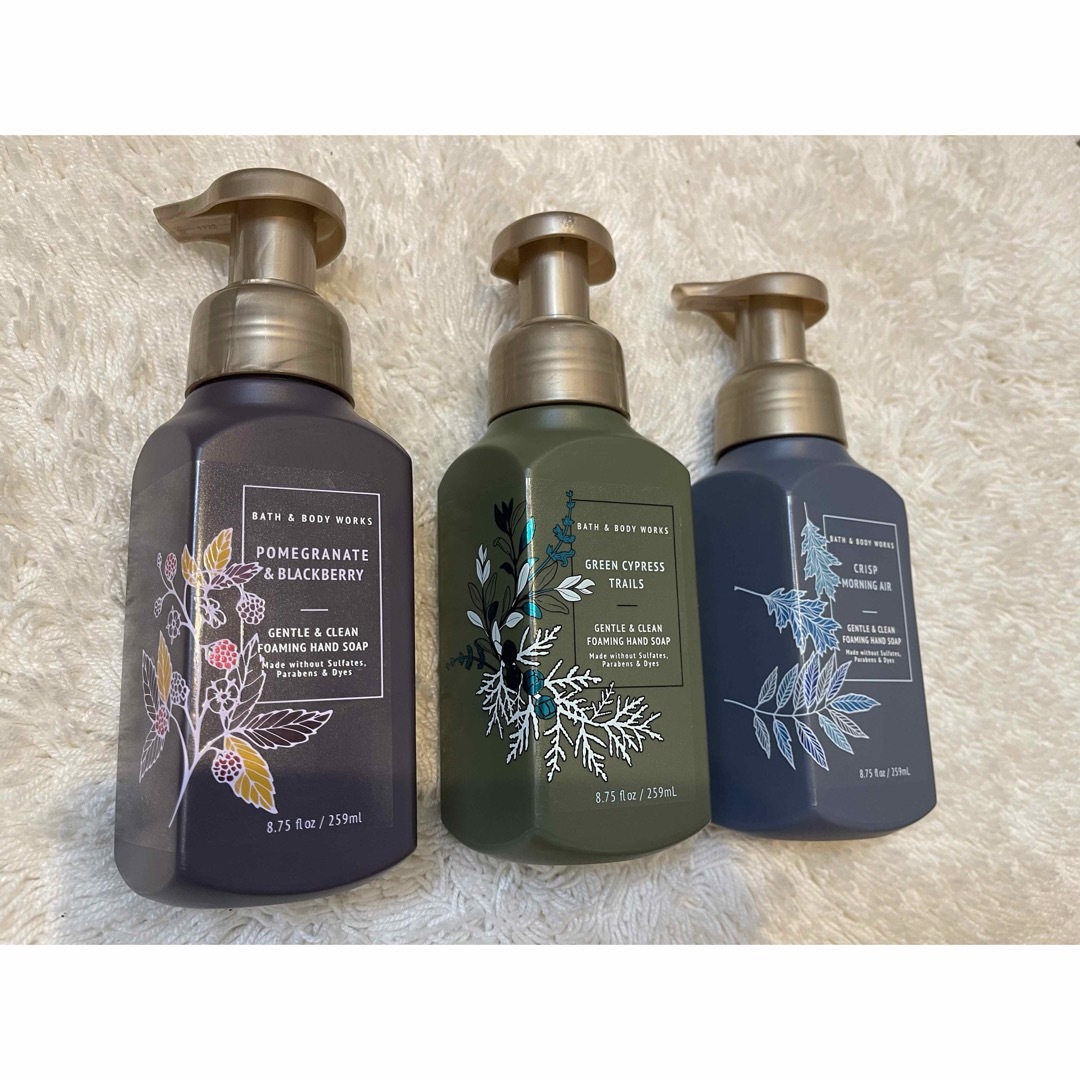 Bath & Body Works(バスアンドボディーワークス)のバスアンドボディワークス　泡ハンドソープ3本 コスメ/美容のボディケア(ボディソープ/石鹸)の商品写真