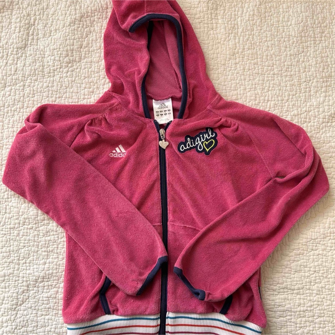 adidas(アディダス)の120 adigirl パイルパーカー adidas アディダス キッズ/ベビー/マタニティのキッズ服女の子用(90cm~)(ジャケット/上着)の商品写真