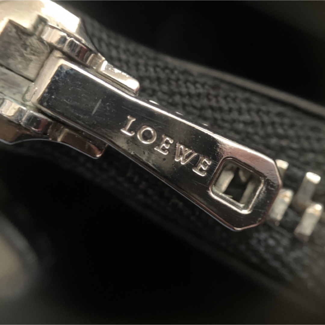 LOEWE(ロエベ)の新作　LOEWEロエベ アナグラム　ラウンド長財布 メンズのファッション小物(長財布)の商品写真