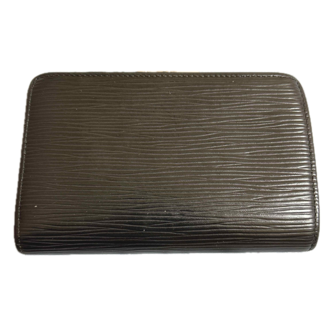 LOUIS VUITTON - LOUIS VUITTON エピ 二つ折り財布の通販 by LOUIS VUITTON - LOUIS VUITTON エピ 二つ折り財布の通販 by