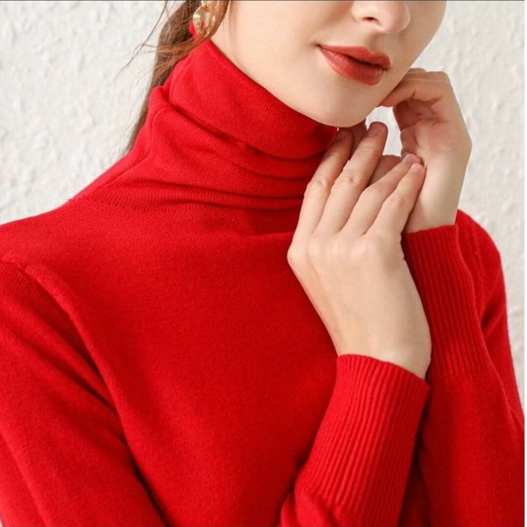 新品　ハイネックセーター　赤　Lサイズ　ソフトタッチ　シンプル　高品質 レディースのトップス(ニット/セーター)の商品写真