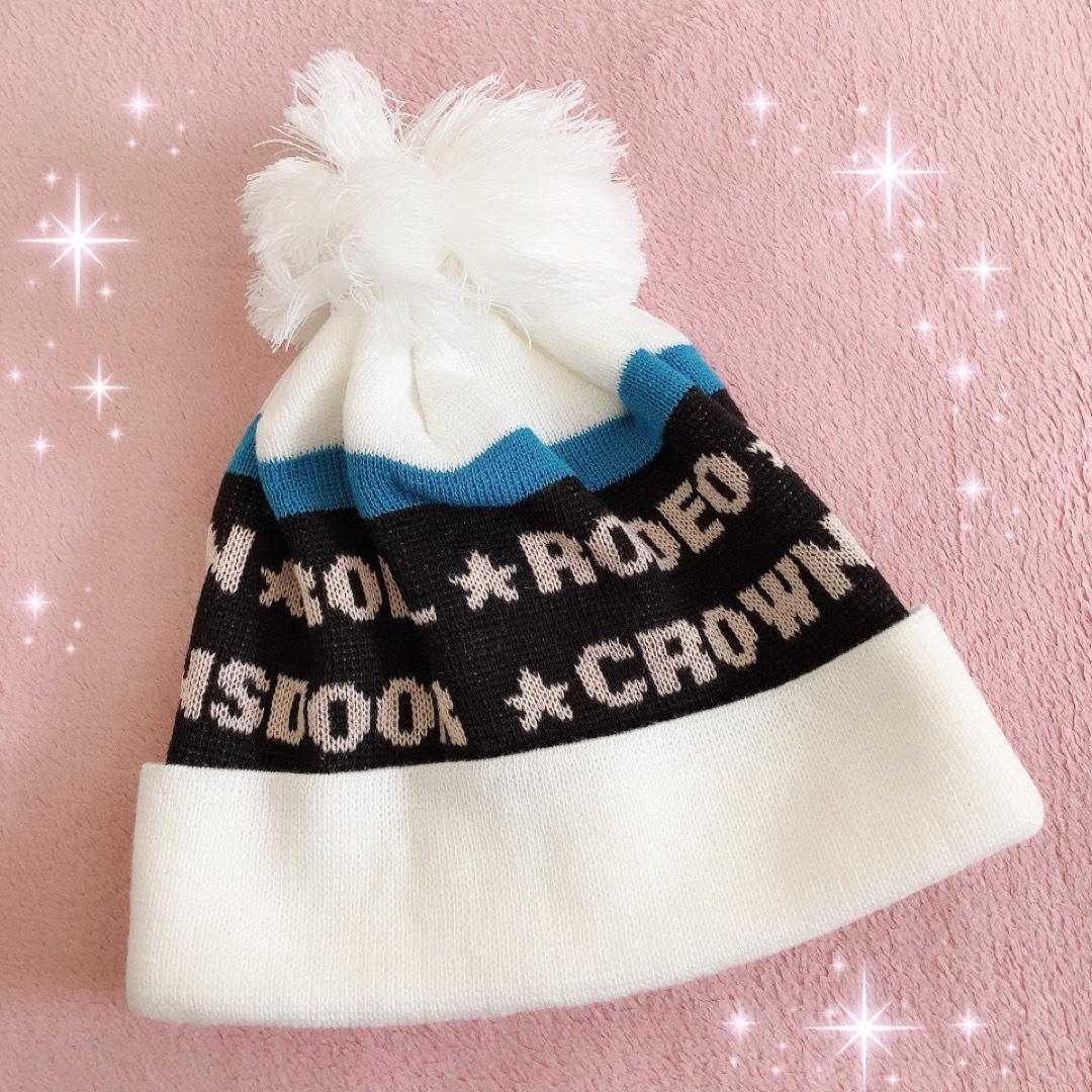 RODEO CROWNS(ロデオクラウンズ)の☆RODEO CROWNSロデオクラウンズ☆渋谷店限定カラー☆ロゴニット帽☆新品 レディースの帽子(ニット帽/ビーニー)の商品写真