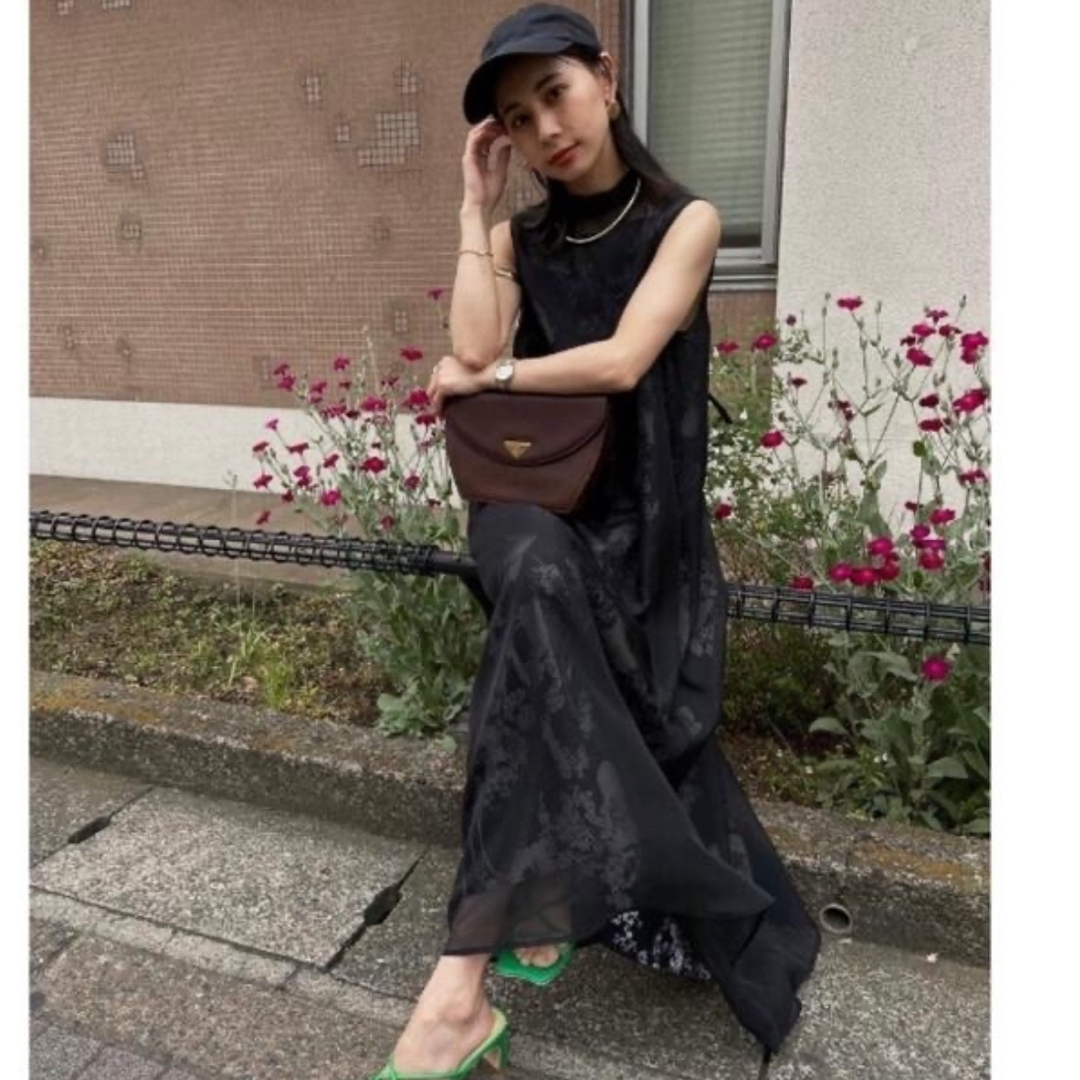 Ameri VINTAGE(アメリヴィンテージ)のアメリ　2WAY FLOWER LAYERED SHEER DRESS  レディースのワンピース(ロングワンピース/マキシワンピース)の商品写真