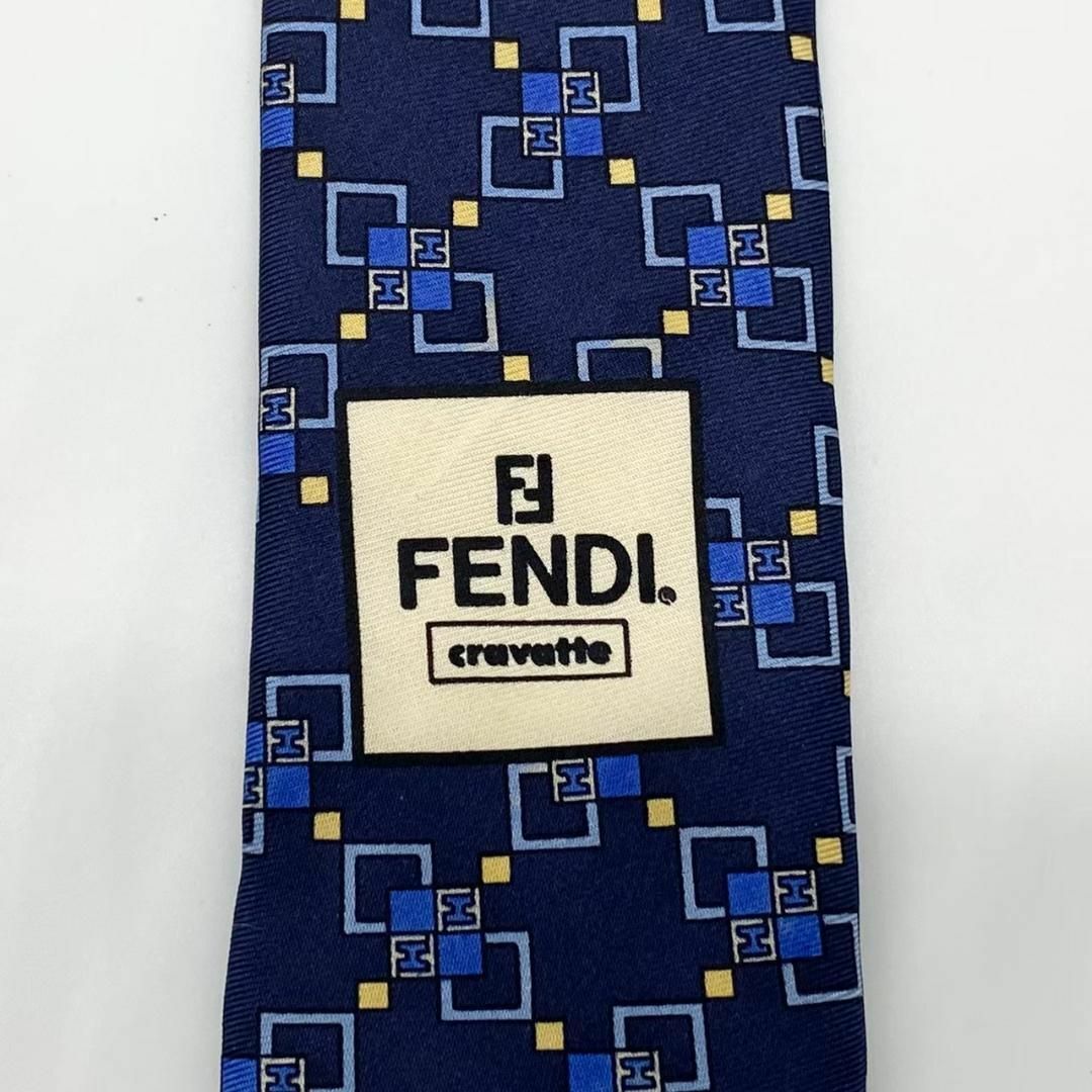 FENDI(フェンディ)のFENDI ネクタイ スクエア 総柄 ネイビー ブルー シルク100％ メンズのファッション小物(ネクタイ)の商品写真