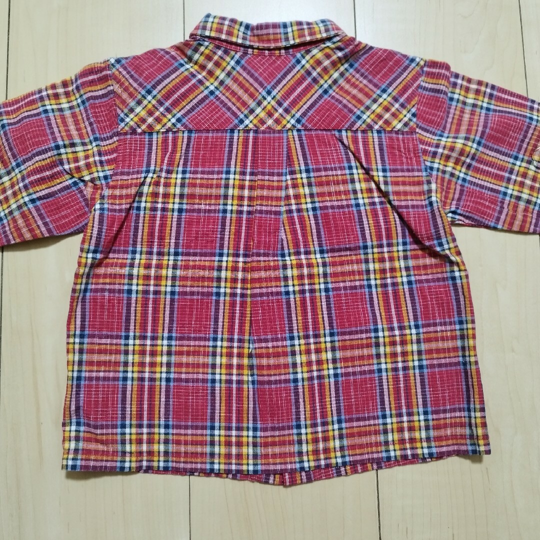 美品☆長袖チェックシャツ 90㎝ キッズ/ベビー/マタニティのキッズ服男の子用(90cm~)(Tシャツ/カットソー)の商品写真