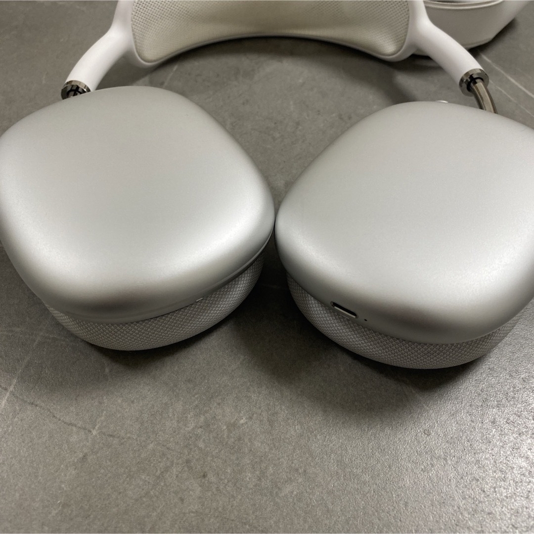 Apple(アップル)の【美品】AirPods Max シルバー 公式保証有り②　即日発送 スマホ/家電/カメラのオーディオ機器(ヘッドフォン/イヤフォン)の商品写真