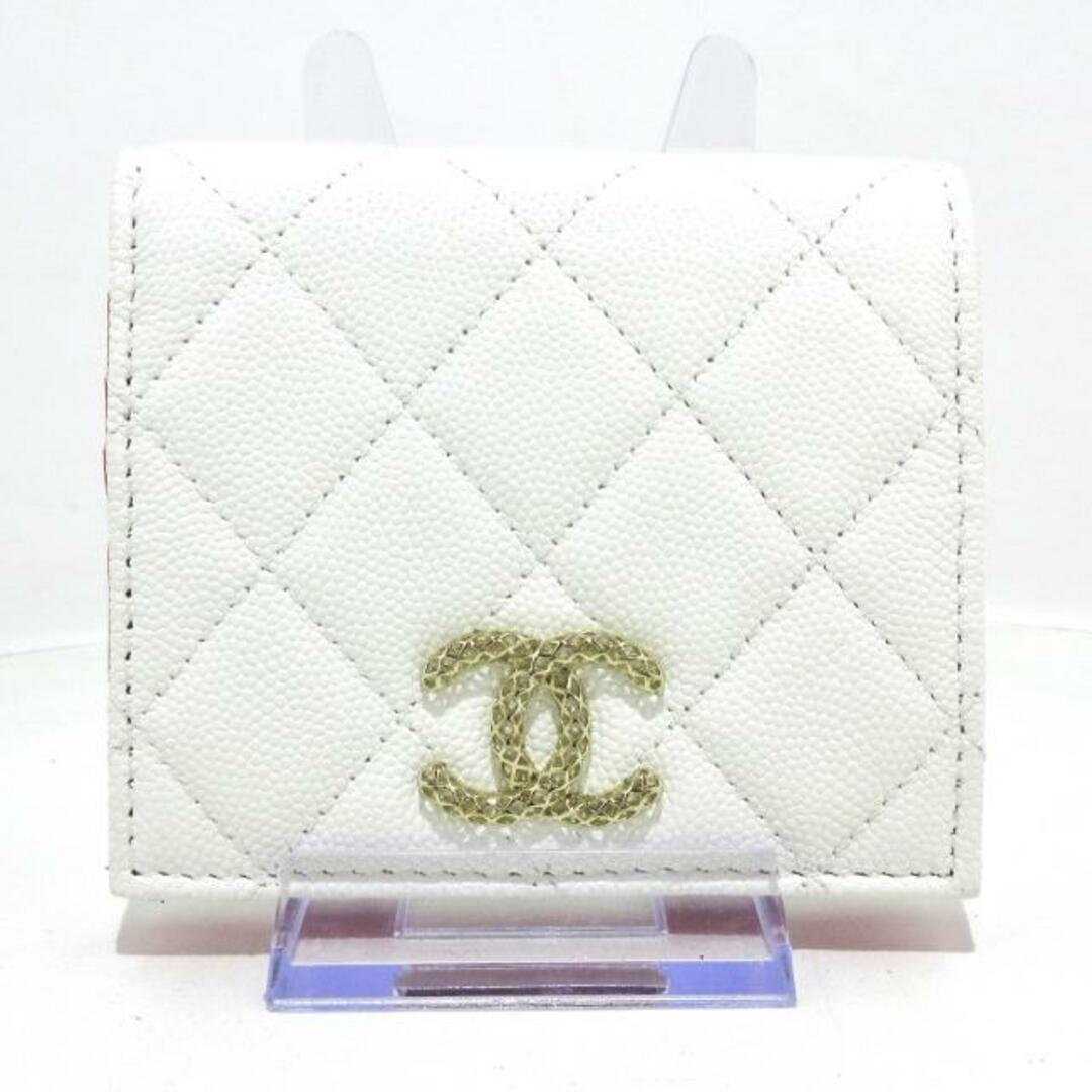 CHANEL - シャネル 2つ折り財布美品 マトラッセ 白の通販 by ブラン