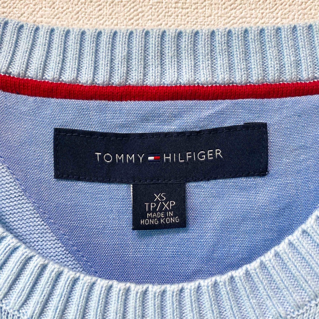 TOMMY HILFIGER(トミーヒルフィガー)のトミーヒルフィガー　ニット　セーター　ボーダー　刺繍ロゴ　男女兼用　水色　XS メンズのトップス(ニット/セーター)の商品写真