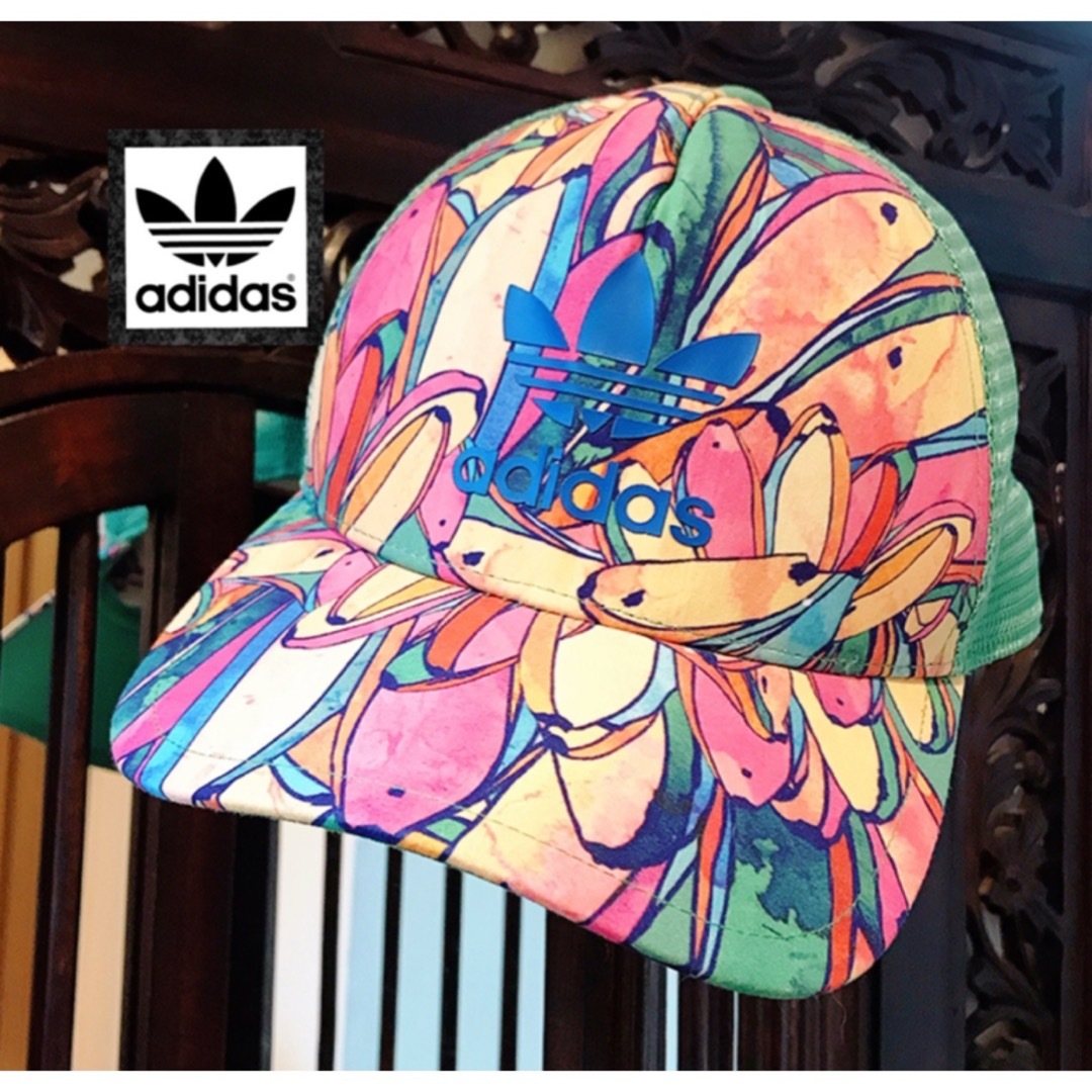 Originals（adidas）(オリジナルス)のアディダス オリジナルス グラデーション バナナ 花柄 キャップ 帽子 ジャージ レディースの帽子(キャップ)の商品写真