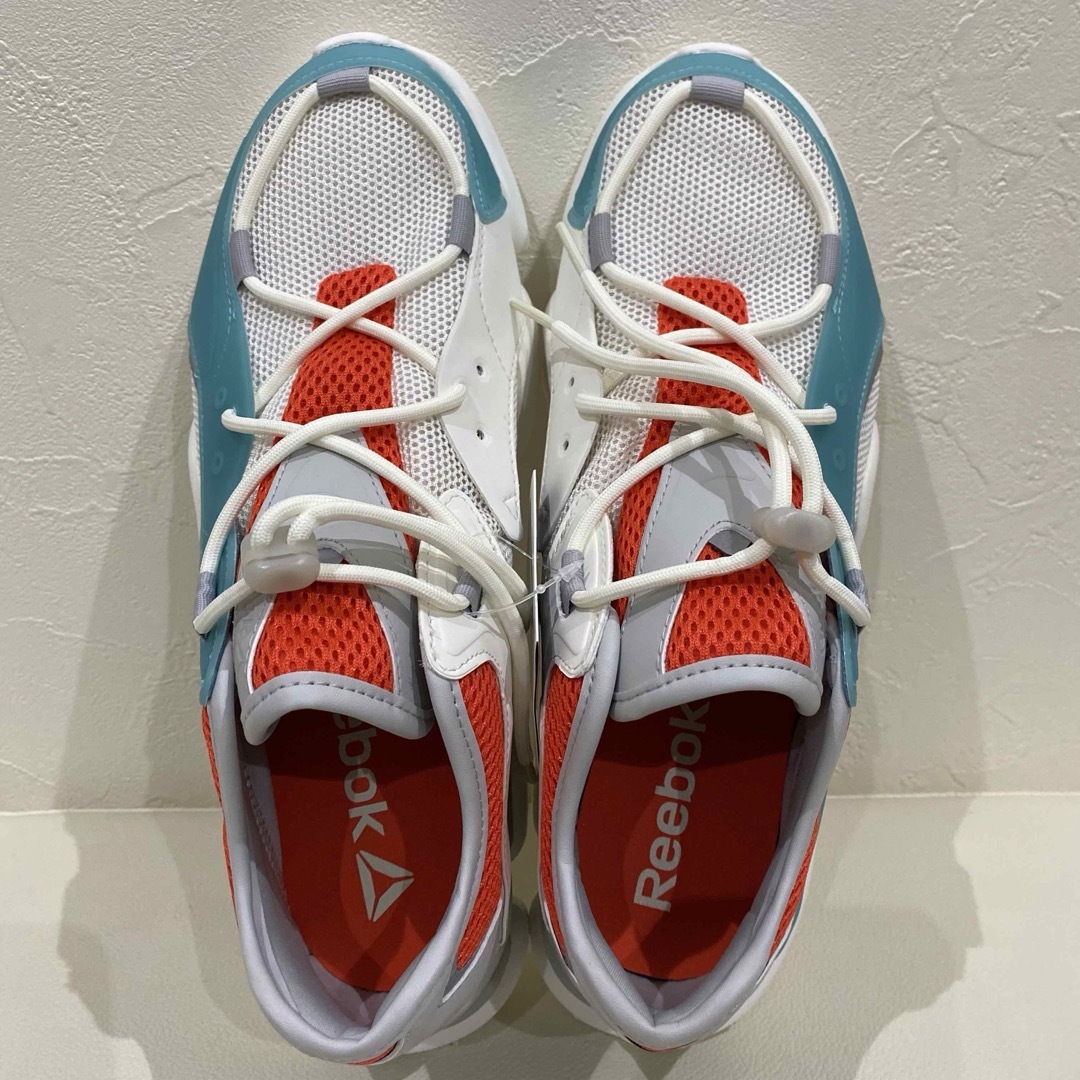 Reebok(リーボック)の新品　新品　Reebok リーボック　RUN ラン　R96  27.5cm メンズの靴/シューズ(スニーカー)の商品写真