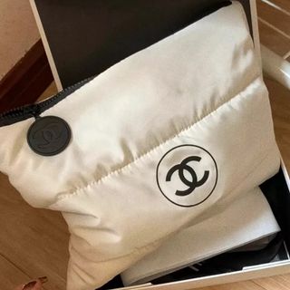 シャネル(CHANEL)のCHANEL シャネル　化粧　ポーチ　ノベルティ 未使用　新品　白　ブラック(ノベルティグッズ)