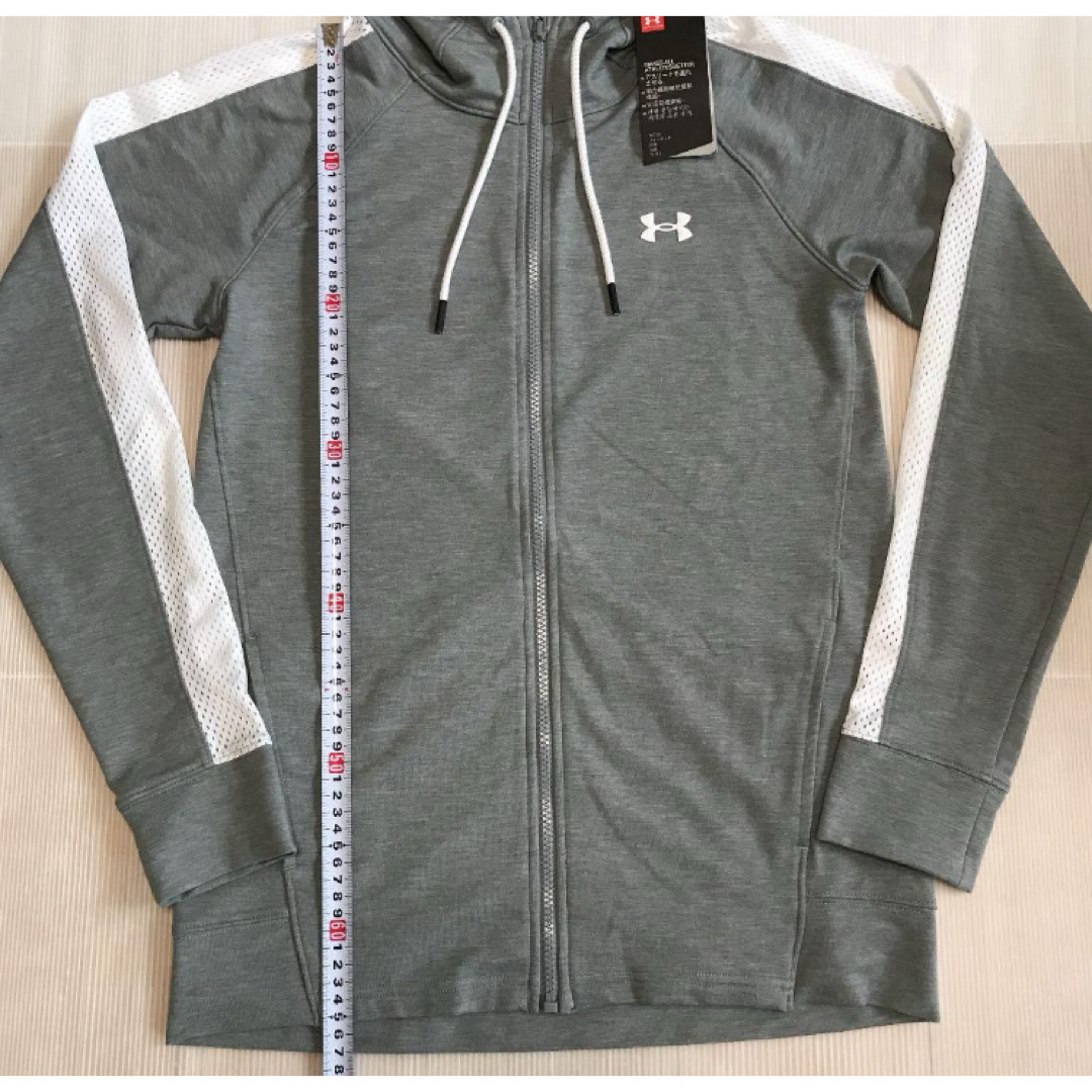 UNDER ARMOUR(アンダーアーマー)の送料無料 新品 underarmour フェザーウェイトフリースフルジップ XL レディースのトップス(パーカー)の商品写真