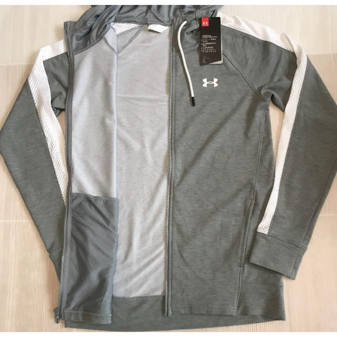 UNDER ARMOUR(アンダーアーマー)の送料無料 新品 underarmour フェザーウェイトフリースフルジップ XL レディースのトップス(パーカー)の商品写真