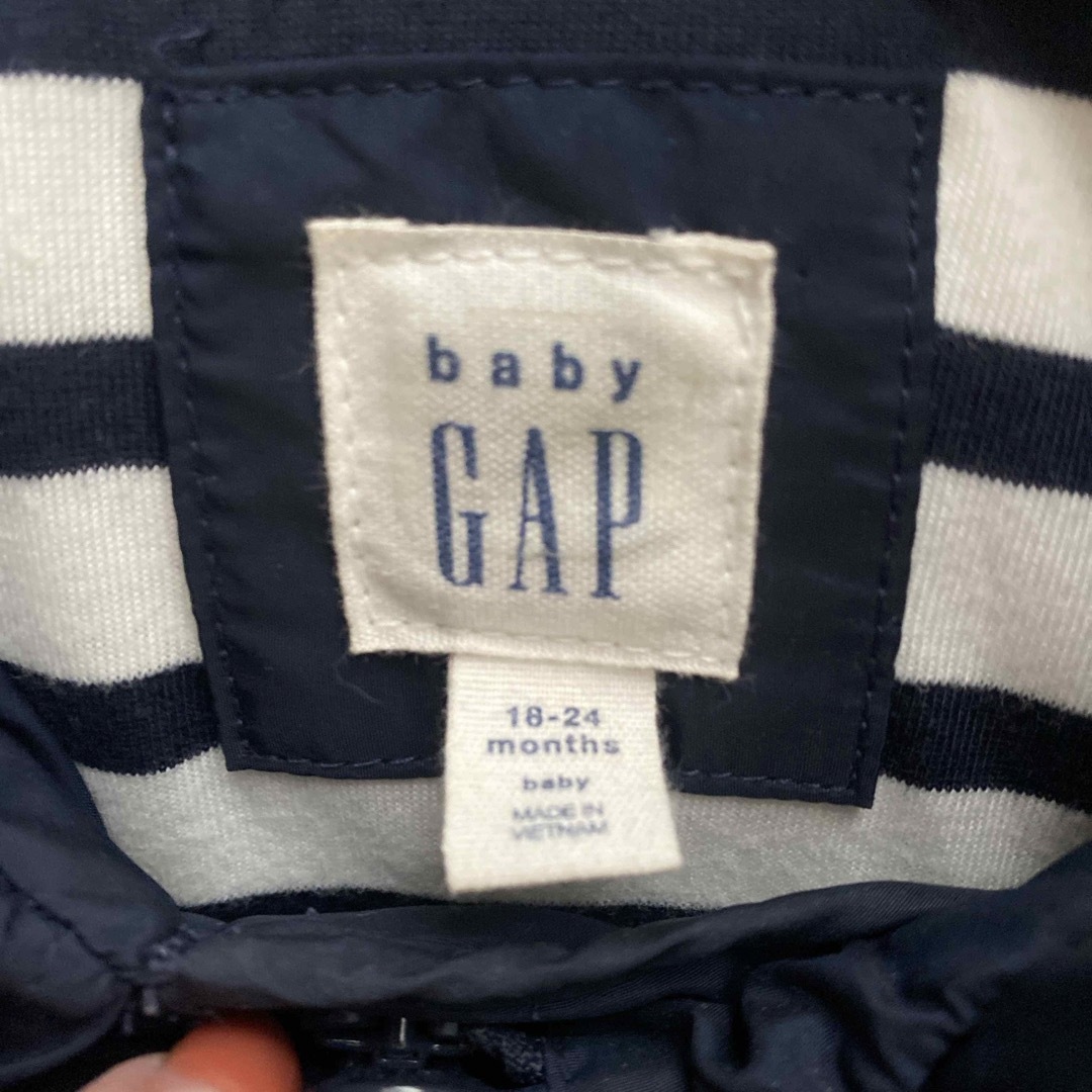 GAP(ギャップ)のGAP キッズダウンジャケット　18-24months キッズ/ベビー/マタニティのキッズ服女の子用(90cm~)(ジャケット/上着)の商品写真