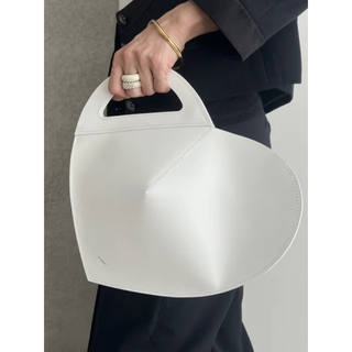 chieko + ハートバックHeart bag ホワイト　新品未使用(ハンドバッグ)