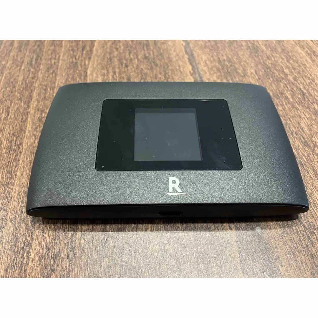 Rakuten(ラクテン)のRakuten WiFi Pocket 2C ZR03M ブラック スマホ/家電/カメラのスマホ/家電/カメラ その他(その他)の商品写真