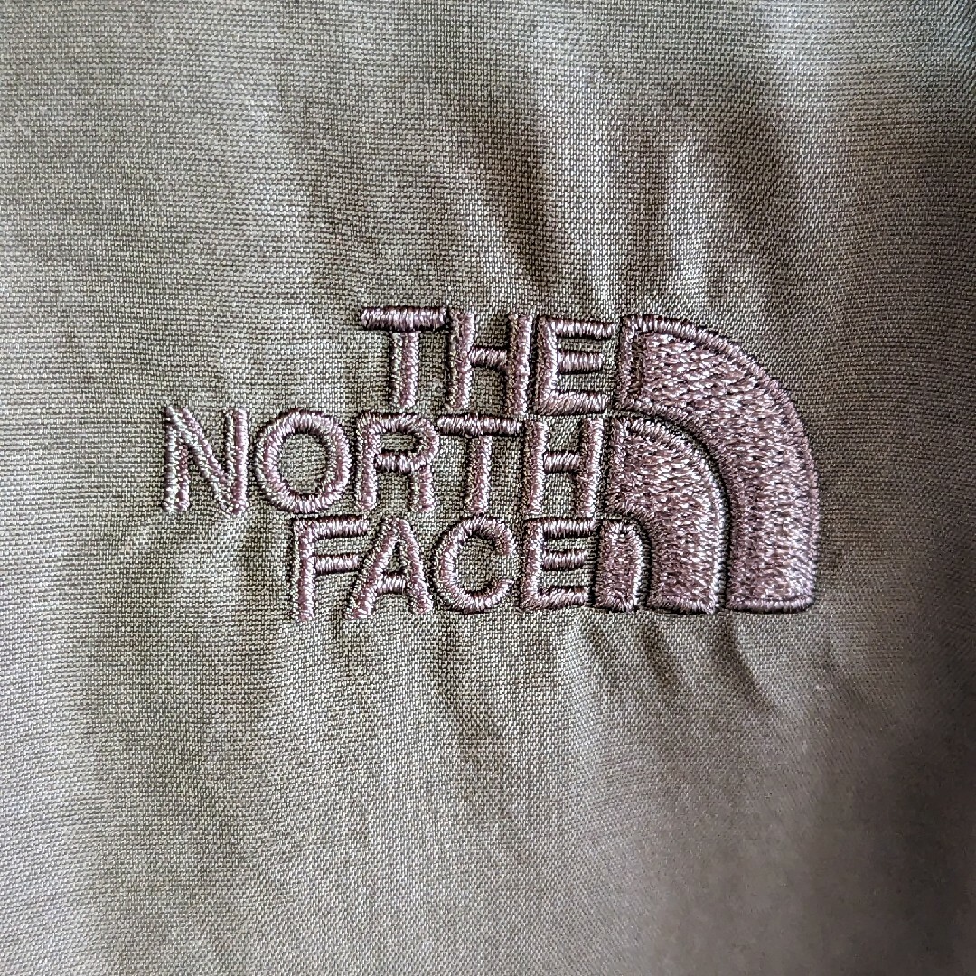 THE NORTH FACE(ザノースフェイス)のザ・ノースフェイス（Lサイズ）レディース レディースのジャケット/アウター(ナイロンジャケット)の商品写真