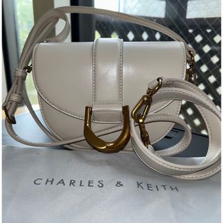 チャールズアンドキース(Charles and Keith)のCHARLES & KEITH ミニガビーヌサドルバッグ(ショルダーバッグ)