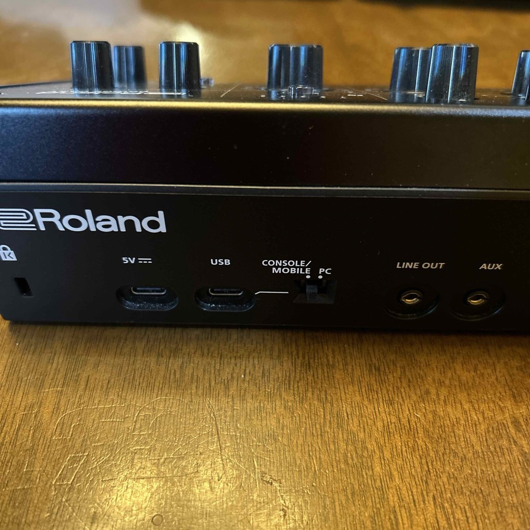 Roland(ローランド)のRoland BRIDGE CAST ゲーミングオーディオミキサー 楽器のレコーディング/PA機器(ミキサー)の商品写真