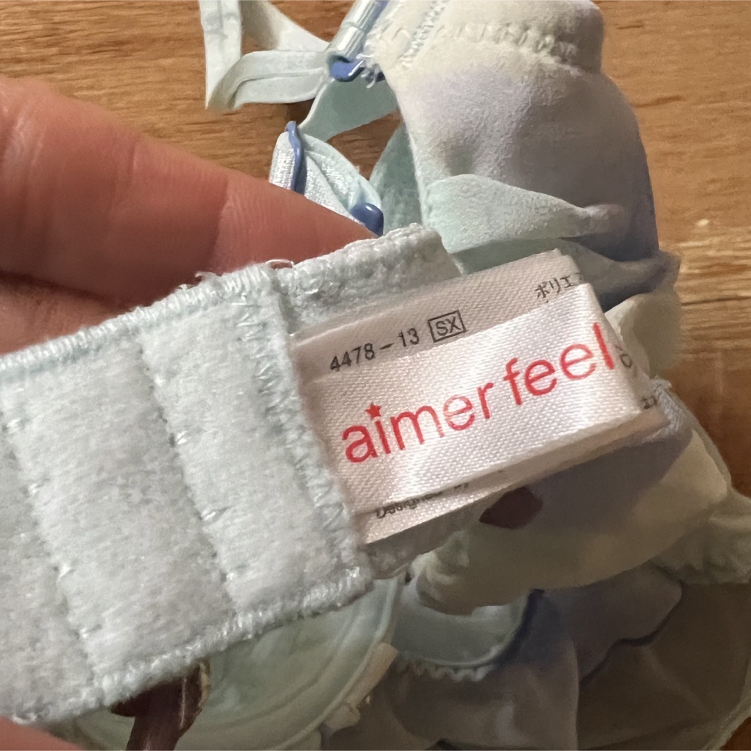 aimer feel(エメフィール)のaimerfeel  ブルーニュアンス　ブラセット　B65 レディースの下着/アンダーウェア(ブラ&ショーツセット)の商品写真