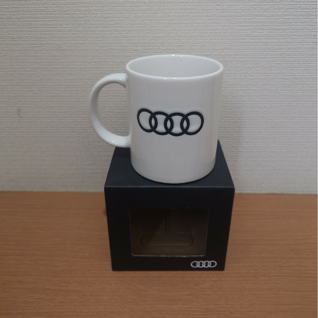 AUDI(アウディ)の未使用新品 アウディ マグカップセット インテリア/住まい/日用品のキッチン/食器(グラス/カップ)の商品写真