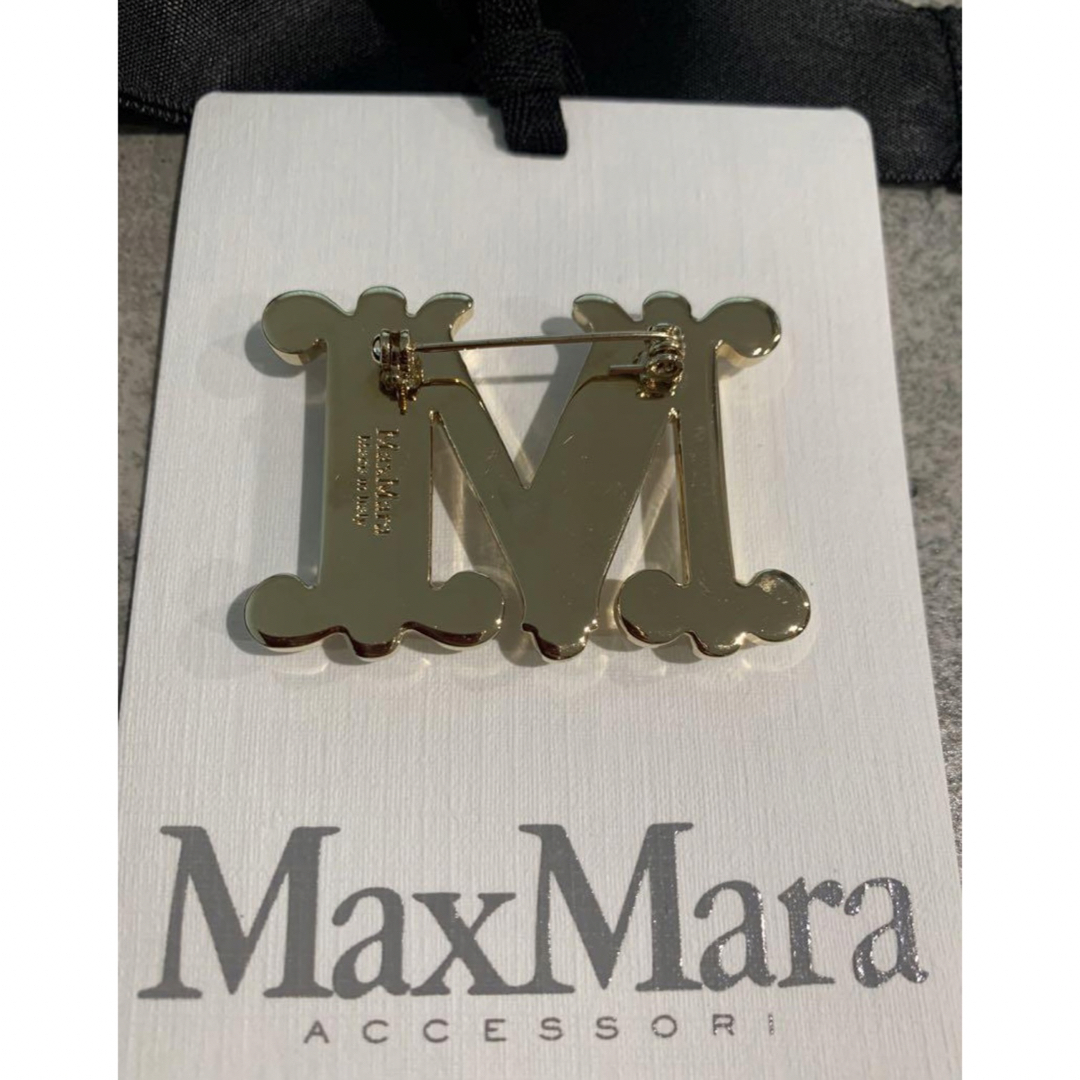 Max Mara(マックスマーラ)のmaxmara クリスタルパールブローチ レディースのアクセサリー(ブローチ/コサージュ)の商品写真