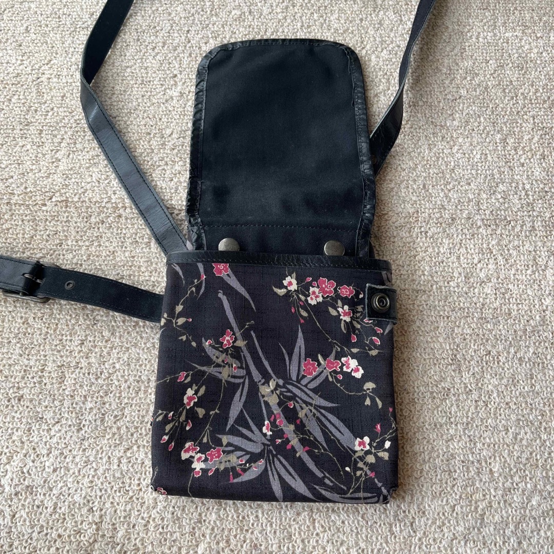 AGILITY(アジリティ)のAGILITY シザーケース　バック　カバン　ショルダー　鞄　かばん レディースのバッグ(ショルダーバッグ)の商品写真
