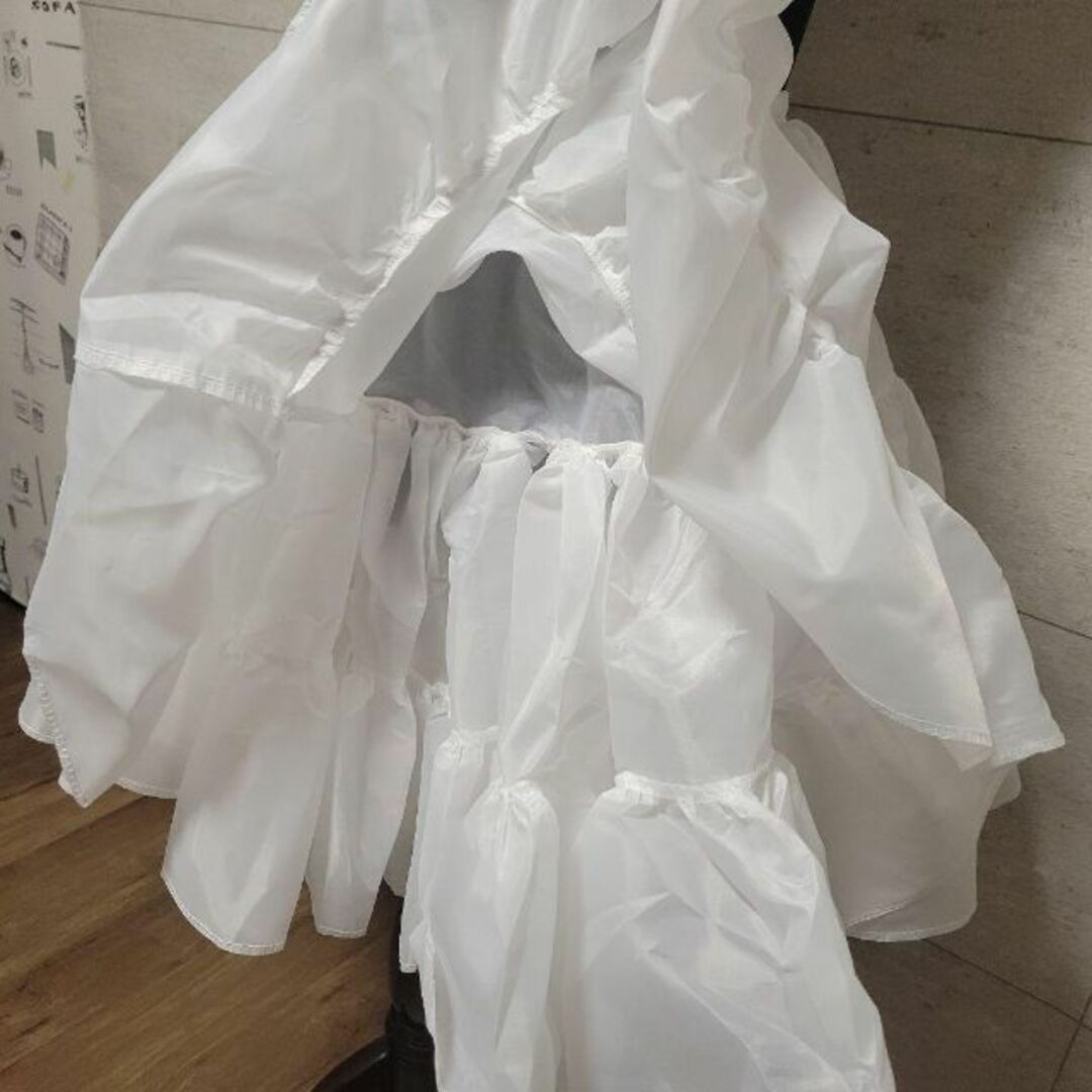 ボリューム　パニエ　ロリータワンピースに　白　50㎝ エンタメ/ホビーのコスプレ(衣装)の商品写真