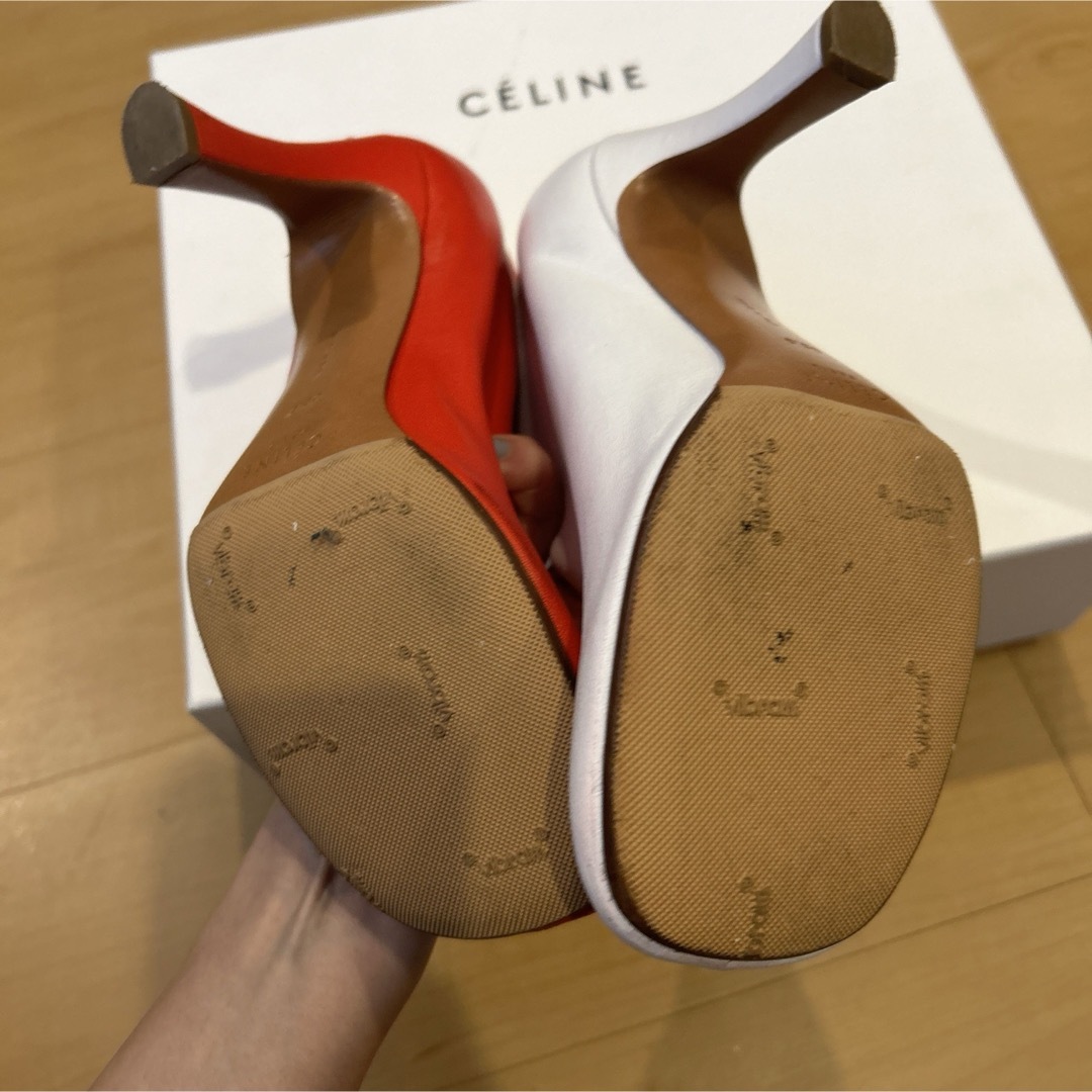 celine(セリーヌ)の最終価格　céline セリーヌ　レア　ホワイト　レッド　フィービー　35.5 レディースの靴/シューズ(ブーツ)の商品写真