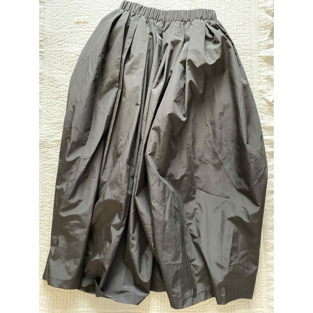 ポピンズ様専用　新品　リブラキュー　タックボリュームロングスカート レディースのスカート(ロングスカート)の商品写真