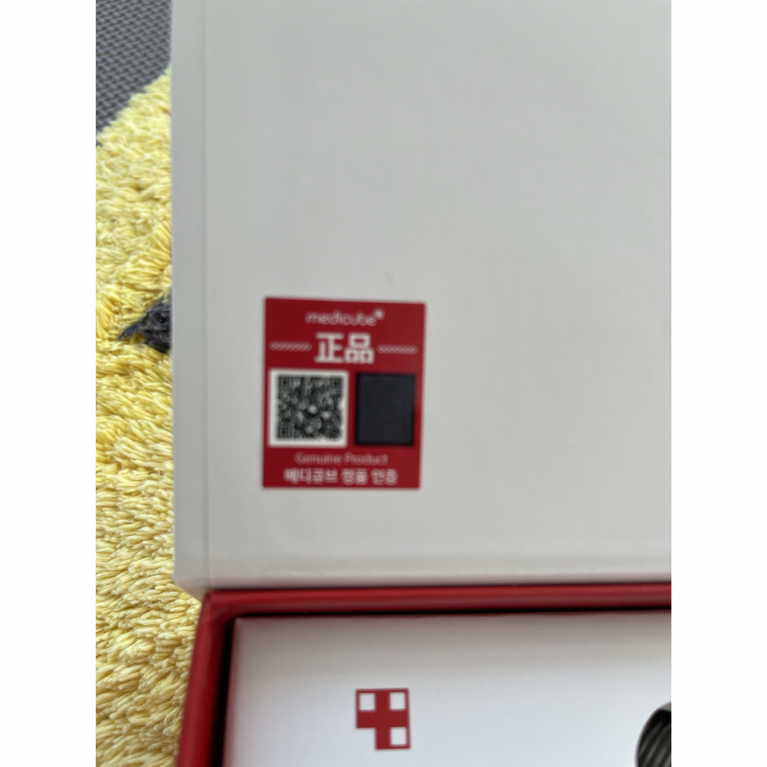 EMS(イームス)のmedicube AGE-R 1度のみ使用 スマホ/家電/カメラの美容/健康(フェイスケア/美顔器)の商品写真