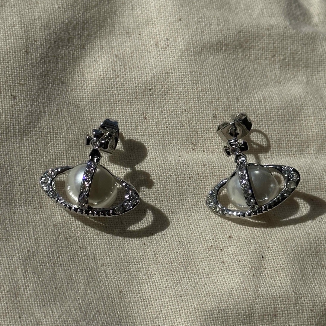 新品　Vivienne Westwood ピアス シルバー　パールアクセサリー