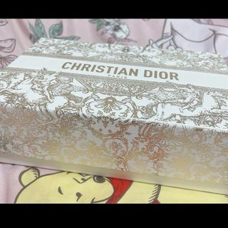 ディオール(Dior)のDior ゴールドデザイン　ギフトボックス(緩衝材入り)(ショップ袋)