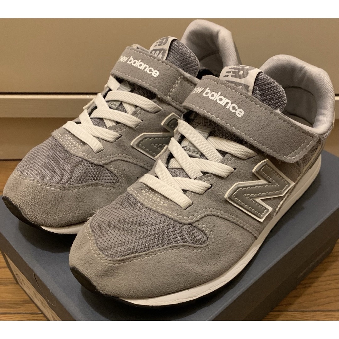 New Balance(ニューバランス)のニューバランス996 グレー 20.5cm キッズ/ベビー/マタニティのキッズ靴/シューズ(15cm~)(スニーカー)の商品写真