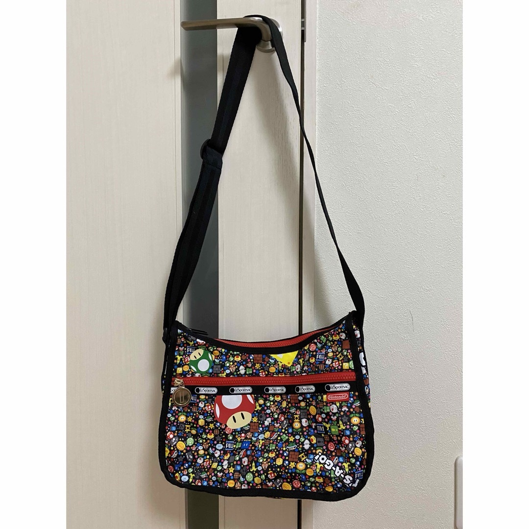 LeSportsac(レスポートサック)のレスポートサック  Nintendo  マリオ  ショルダーバッグ　ポーチ レディースのバッグ(ショルダーバッグ)の商品写真