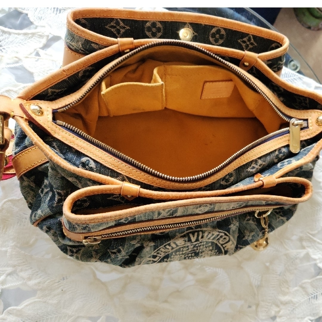 LOUIS VUITTON(ルイヴィトン)のルイヴィトン　デニムショルダーバッグ レディースのバッグ(ショルダーバッグ)の商品写真