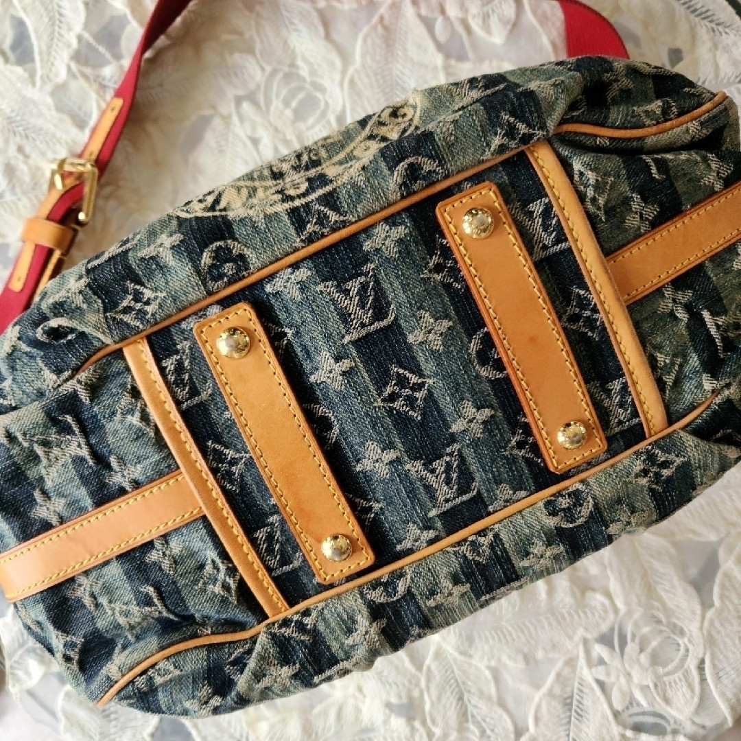 LOUIS VUITTON(ルイヴィトン)のルイヴィトン　デニムショルダーバッグ レディースのバッグ(ショルダーバッグ)の商品写真