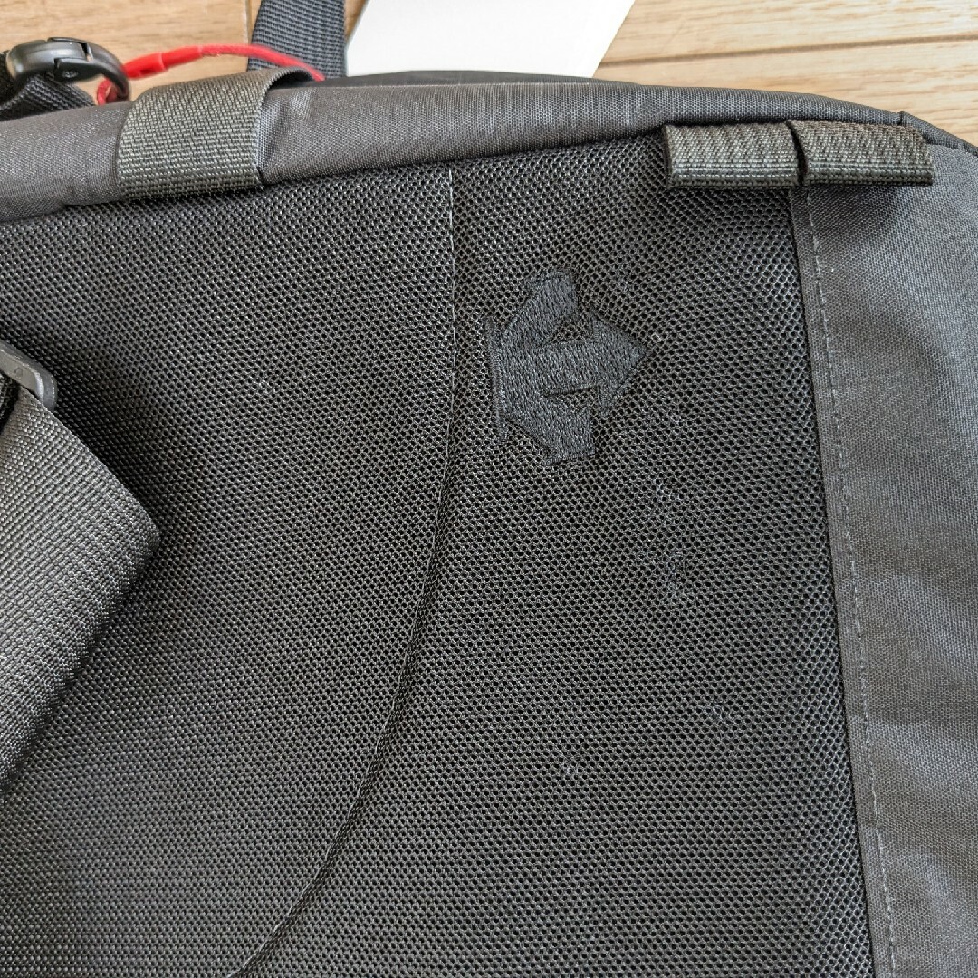 DESCENTE ALLTERRAIN(デサントオルテライン)のDSPTCH DYNEEMA SLINGPACK メンズのバッグ(メッセンジャーバッグ)の商品写真