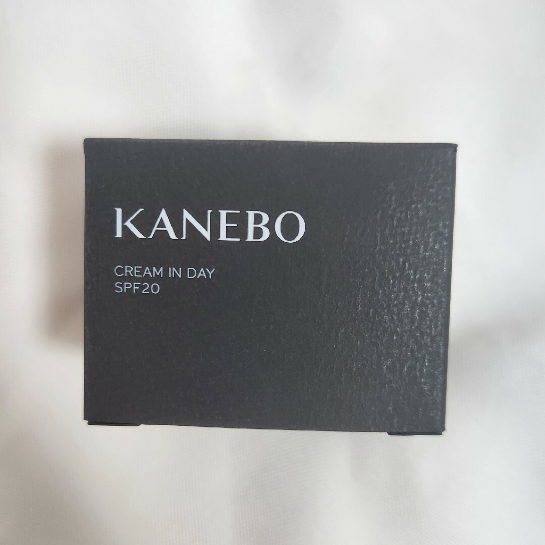 Kanebo(カネボウ)のKANEBO カネボウ クリーム イン デイSPF20・PA+++ 40g 新品 コスメ/美容のスキンケア/基礎化粧品(フェイスクリーム)の商品写真