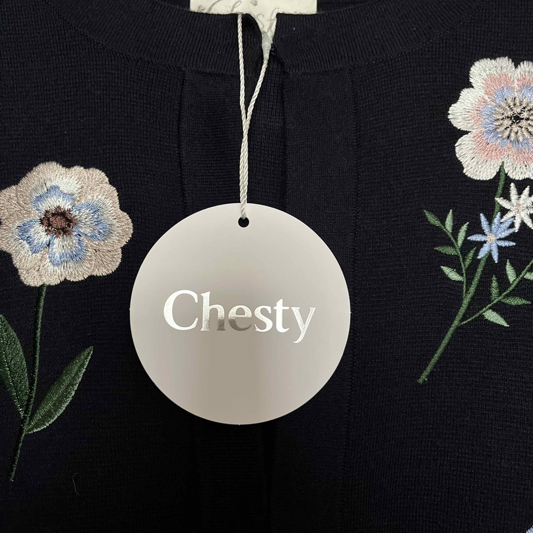 Chesty(チェスティ)のチェスティ  フラワー刺繍ニットアンサンブルワンピース レディースのワンピース(ひざ丈ワンピース)の商品写真