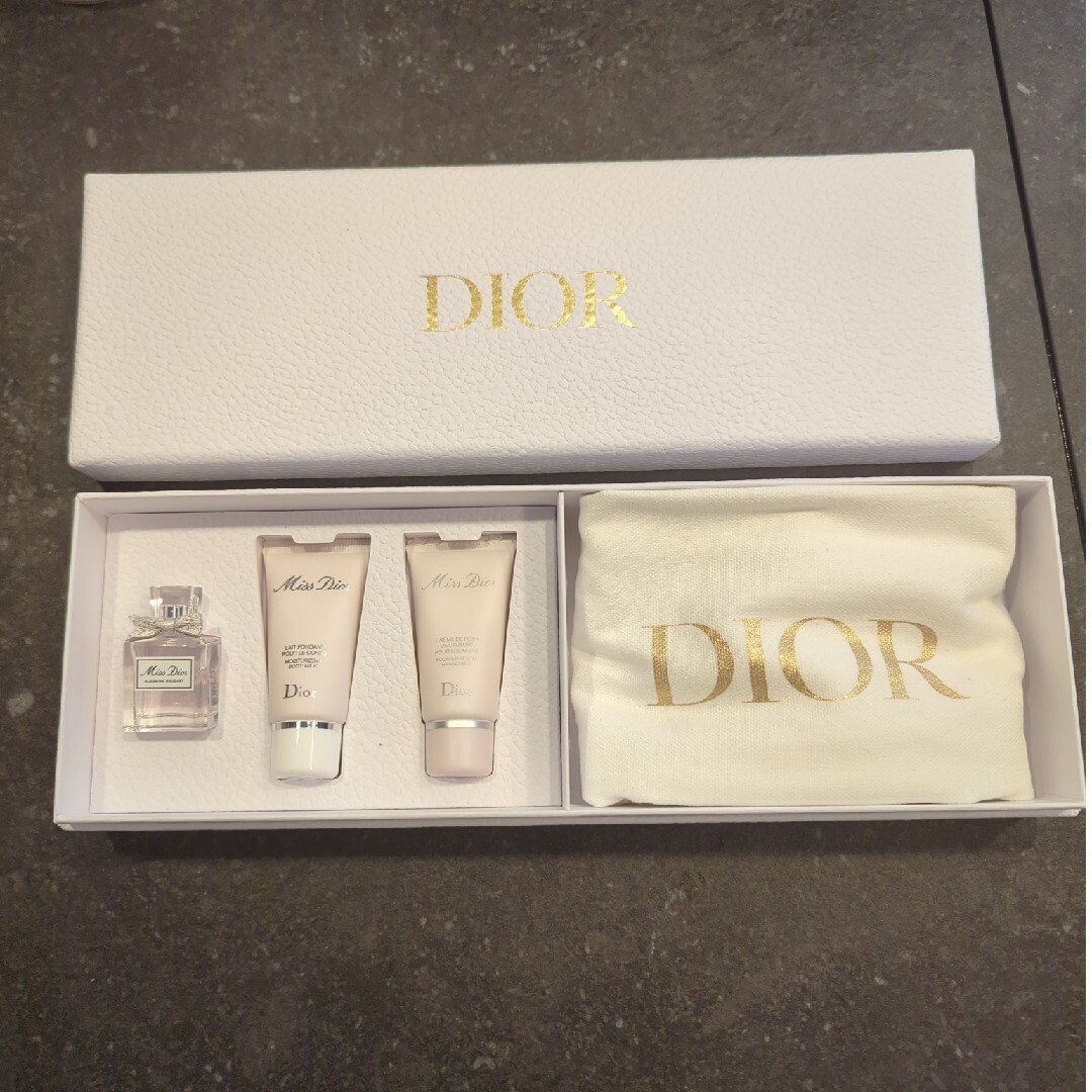 Dior(ディオール)のDior　ギフトセット コスメ/美容のボディケア(ハンドクリーム)の商品写真