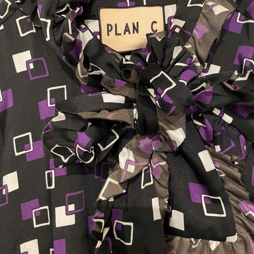 Plan C(プランシー)のPLAN C フリル✨ワンピース　試着のみ レディースのワンピース(ひざ丈ワンピース)の商品写真