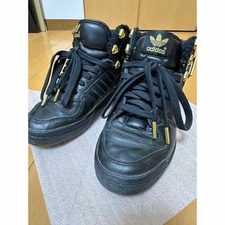 adidas(スニーカー ・ ゴールド/金色系)のフリマアイテム一覧 adidas(スニーカー ・ ゴールド/金色系)のフリマアイテム一覧