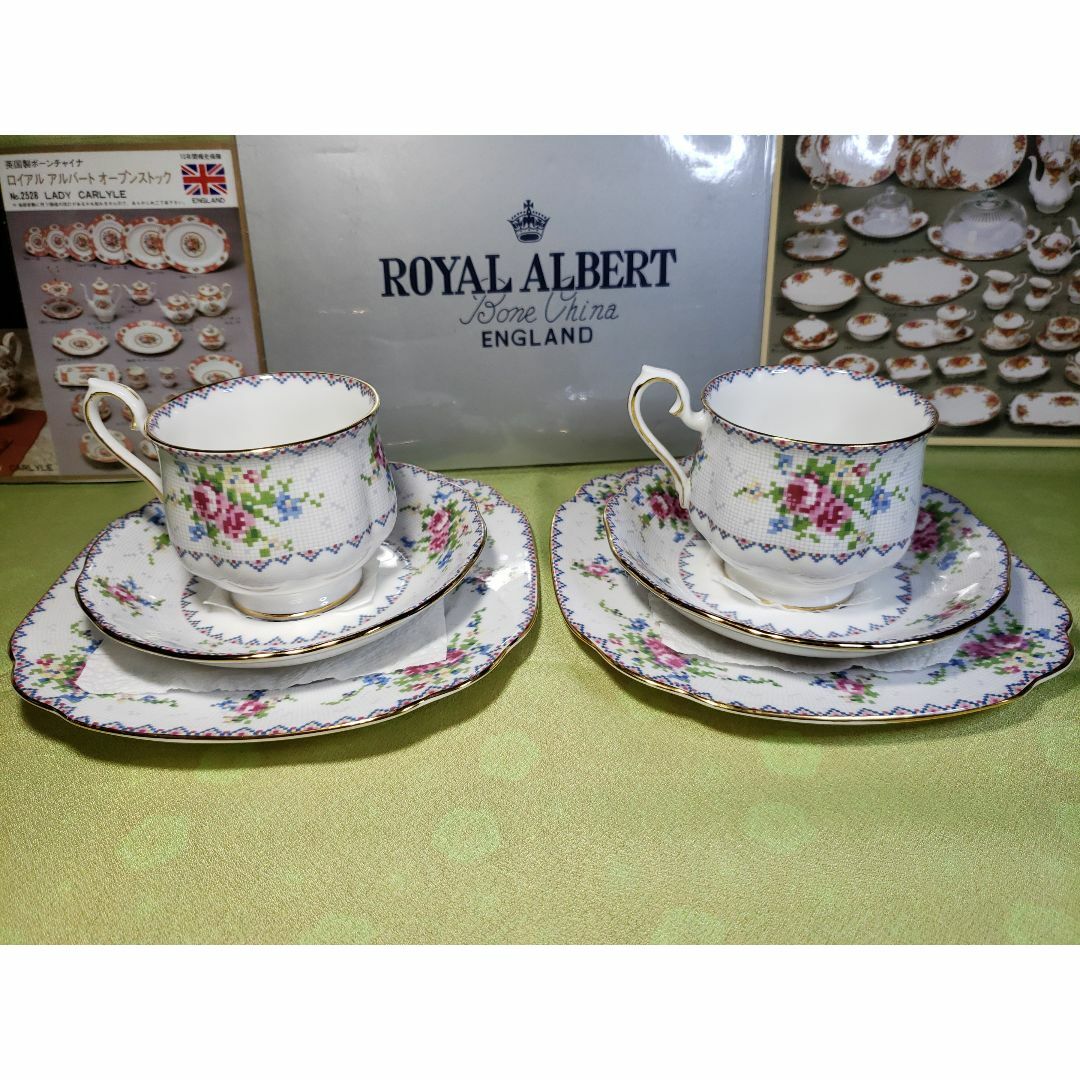 ROYAL ALBERT(ロイヤルアルバート)のロイヤルアルバート プチポワン　カップ＆ソーサー＆ケーキプレート　トリオセット① インテリア/住まい/日用品のキッチン/食器(食器)の商品写真