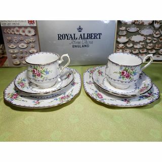 ロイヤルアルバート(ROYAL ALBERT)のロイヤルアルバート プチポワン　カップ＆ソーサー＆ケーキプレート　トリオセット①(食器)