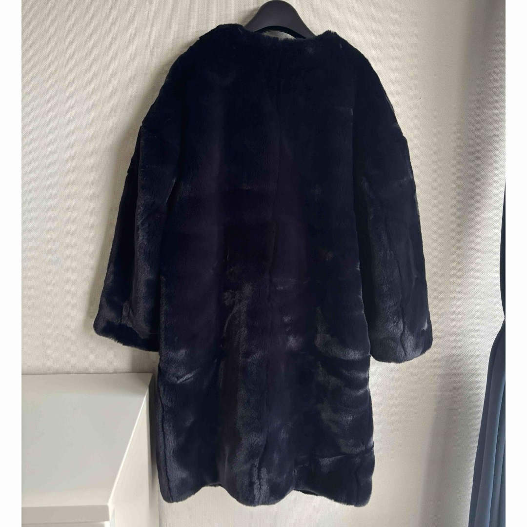 JEANASIS(ジーナシス)のノーカラーフェイクファーコート レディースのジャケット/アウター(毛皮/ファーコート)の商品写真